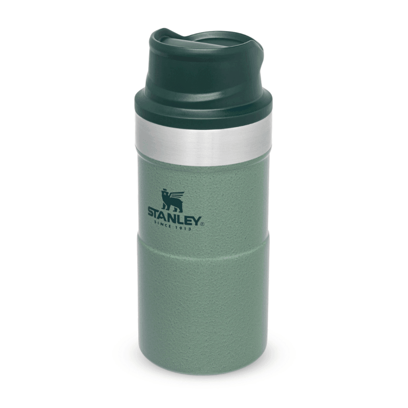 Stanley Classic Trigger-Action Travel Mug 0,35L (Flaskor & Termosar) från Stanley. Hammertone | TacNGear - Utrustning för polis och militär och outdoor.